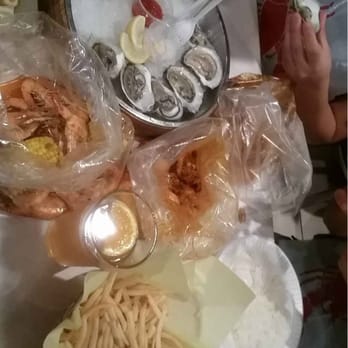 Boat House - 1lb garlic butter, 1lb Cajun shrimp, 1lb lemon pepper, 1 dozen oysters - Cajun/Creole Near Me - Alhambra, California