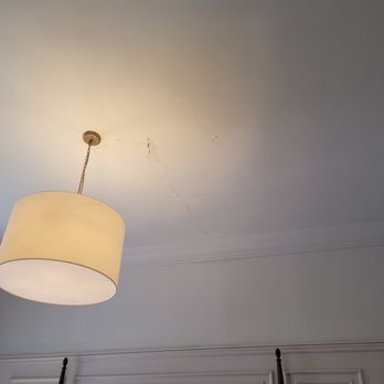 Waldorf Astoria Edinburgh - The Caledonian  - Ceiling crack - Hotels Near Me - Edinburgh, EDH
