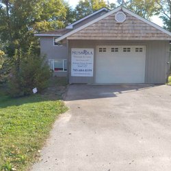 Muskoka Massage & Laser - Parking and entrance