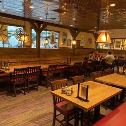 Mother Bear's Pizza Columbus - Dining room
