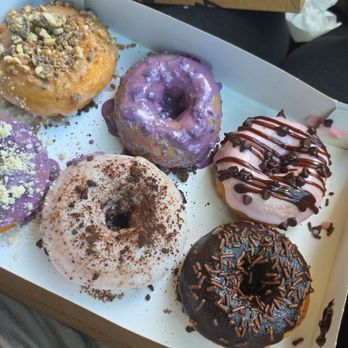 Duck Donuts - Amazing staffs. Super friendly and clean. Delicious donuts. A must try!!!!! - Donuts Near Me - Fort Myers, Florida Duck Donuts - Amazing staffs. Super friendly and clean. Delicious donuts. A must try!!!!! - Donuts Near Me - Fort Myers, Florida