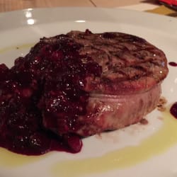 Loft 128 - Filetto di vitello con frutti rossi e ristretto di Montepulciano