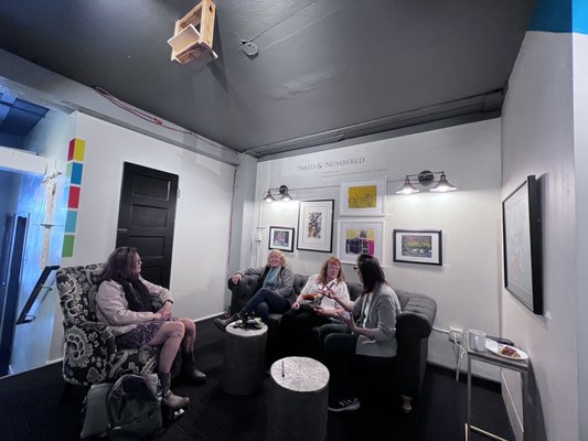 Mint & Serif by null