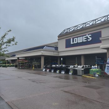 Lowe's Home Improvement - Parking Lot View - Hardware Stores Near Me - Issaquah, Washington Lowe's Home Improvement - Parking Lot View - Hardware Stores Near Me - Issaquah, Washington