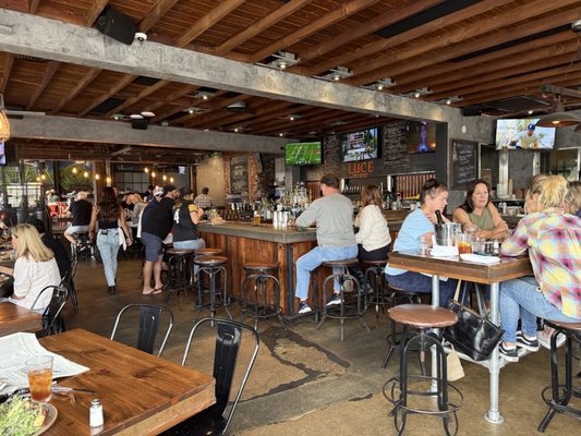 Luce Bar & Kitchen by null