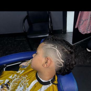 Blendiciones Hair Studio - Barbers Near Me Blendiciones Hair Studio - Barbers Near Me