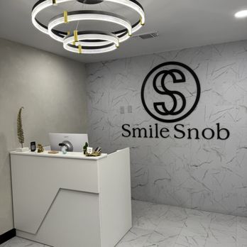 Smile Snob - Lobby Area - Cosmetic Dentists Near Me - New Orleans, Louisiana Smile Snob - Lobby Area - Cosmetic Dentists Near Me - New Orleans, Louisiana