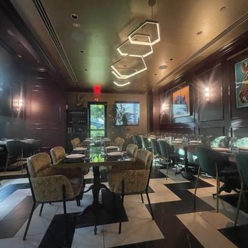 Cino - Dinning Room - Italian Near Me - Honolulu, Hawaii Cino - Dinning Room - Italian Near Me - Honolulu, Hawaii