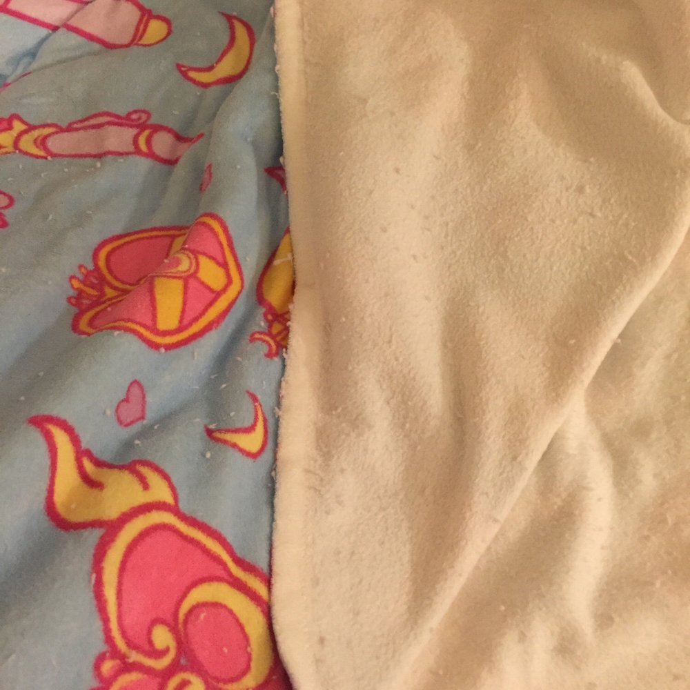 Look Human - Blanket 3 - at 3rd wash, following instructions! - Accessories Near Me - Columbus, Ohio