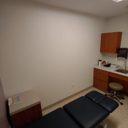 Saint Vincent Physical Therapy - Northborough - Private treatment room