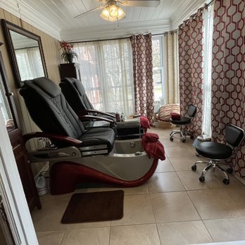 Meena's Classic Touch - Hair Salons Near Me - Tallahassee, Florida Meena's Classic Touch - Hair Salons Near Me - Tallahassee, Florida