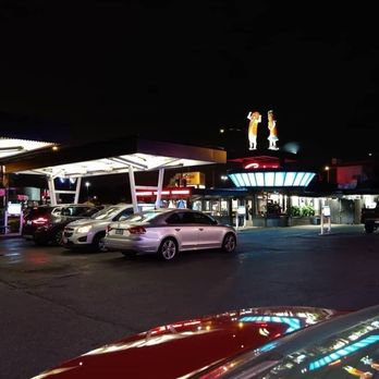 Superdawg Drive-In - Like going out to dinner in American Graffiti - Hot Dogs Near Me - Chicago, Illinois Superdawg Drive-In - Like going out to dinner in American Graffiti - Hot Dogs Near Me - Chicago, Illinois