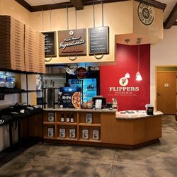 Flippers Pizza - Entrance