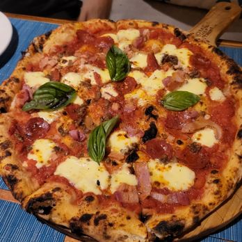 Bella Vita El Nido - Meat lovers pizza - Pizza Near Me - El Nido, PLW