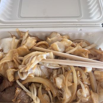 Lee’s Kitchen Noodle & Rice U Dub - Coffee & Tea Near Me - Seattle, Washington