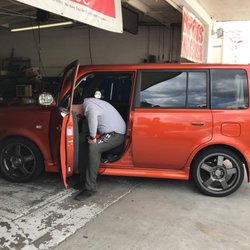 Thousand Oaks Smog & Registration service - The xB getting smog check