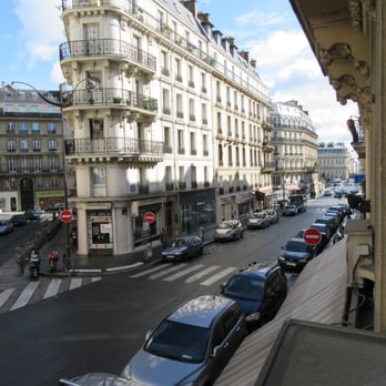 Best Western Premier le Swann - View from our room on the second floor. - Hotels Near Me - Paris, 75