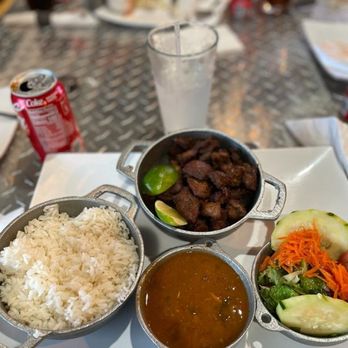 Dominican restaurant - Arroz con habichuelas y carne frita - Bars Near Me - Richardson, Texas