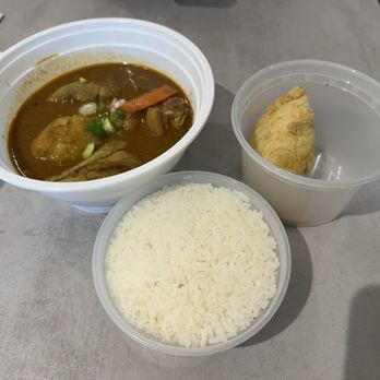 This or That - Curry chicken rice with curry puff - Vietnamese Near Me - Toronto, Ontario