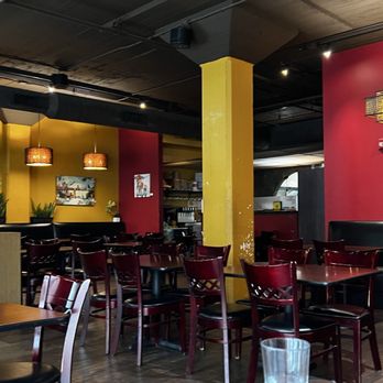 Mai Thai Restaurant - Inside - Thai Near Me - Austin, Texas