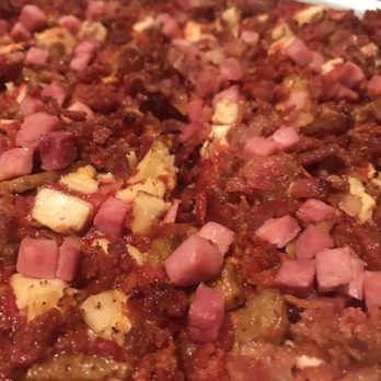 Arni's - Meaty pizza with chicken added-- delicious ! - Pizza Near Me - Indianapolis, Indiana