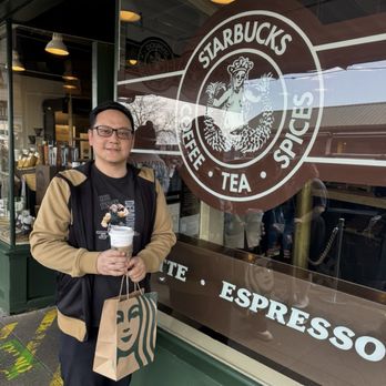 Starbucks - Needed an epic touristy photo - Coffee & Tea Near Me - Seattle, Washington