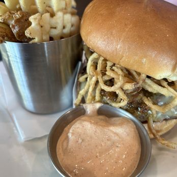 Lakewood Tavern - Bourbon Bacon Burger - Gluten-Free Near Me - Lake Elmo, Minnesota Lakewood Tavern - Bourbon Bacon Burger - Gluten-Free Near Me - Lake Elmo, Minnesota