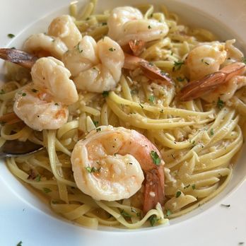 Mangia Clam Bar - Shrimp with linguine in scampi sauce - Italian Near Me - Stuart, Florida Mangia Clam Bar - Shrimp with linguine in scampi sauce - Italian Near Me - Stuart, Florida