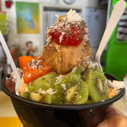 The Smoothie shop - Peanut Acai Bowl. Delicious!!!