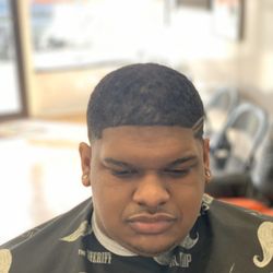 Escobar’s Royalty Barbershop - Line up