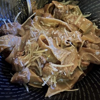 Red Table - Beef Stroganoff - Gastropubs Near Me - Huntington Beach, California Red Table - Beef Stroganoff - Gastropubs Near Me - Huntington Beach, California