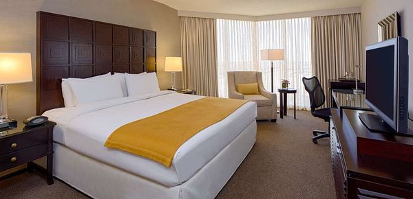 DoubleTree by Hilton Hotel Houston - Greenway Plaza by null