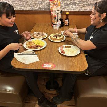 Denny's - American Near Me - Farmington, New Mexico