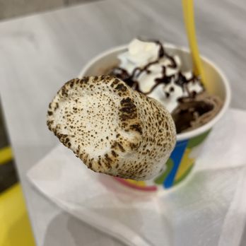 Rollz Ice Cream & Desserts - S'more ice cream - Desserts Near Me - Toronto, Ontario Rollz Ice Cream & Desserts - S'more ice cream - Desserts Near Me - Toronto, Ontario