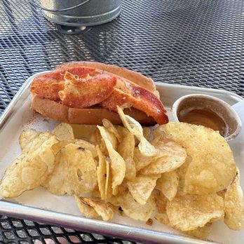 Leons Lobstah Shack - Lobstah roll & chips - Seafood Near Me - Tampa Bay, Florida Leons Lobstah Shack - Lobstah roll & chips - Seafood Near Me - Tampa Bay, Florida