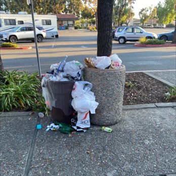 Super Wash N Dry - The garbage cans right outside rod this place - Laundromat Near Me - Newark, California
