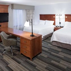 Hampton Inn & Suites Cedar Rapids - North - Guest room