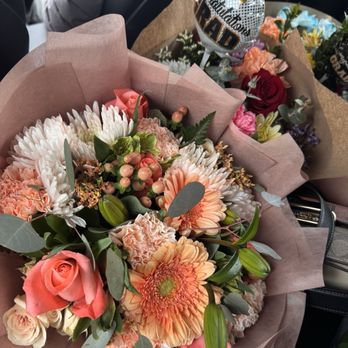 Quality Wholesale Florist - Florists Near Me - La Puente, California