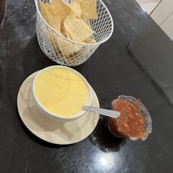 La Terraza Mexican Grill - Queso and salsa and chips
