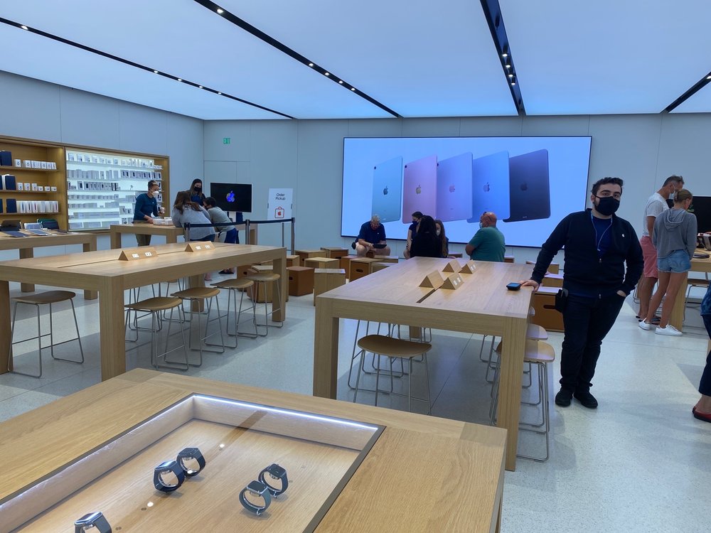 APPLE BURLINGTON Updated August 2024 161 Reviews 75 Middlesex