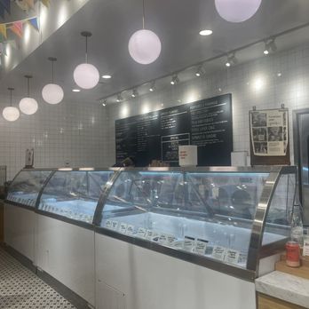 Jeni's Splendid Ice Creams - Ice Cream & Frozen Yogurt Near Me - Carlsbad, California