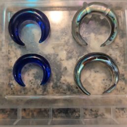 Top left: 4g cobalt pincher Bottom left: 6g cobalt pincher Top right: 4g abalone shell pincher Bottom right: 6g abalone shell pincher Top left: 4g cobalt pincher Bottom left: 6g cobalt pincher Top right: 4g abalone shell pincher Bottom right: 6g abalone shell pincher