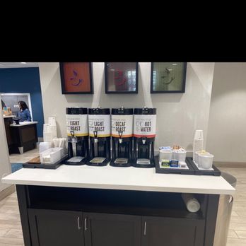 Hampton Inn Fort Lauderdale Pompano Beach - Coffee and tea station. - Hotels Near Me - Pompano Beach, Florida Hampton Inn Fort Lauderdale Pompano Beach - Coffee and tea station. - Hotels Near Me - Pompano Beach, Florida