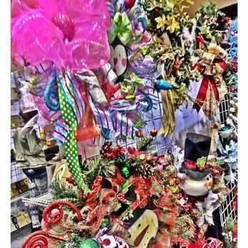 Southern Women's Show - Beautiful wreaths! - Festivals Near Me - Jacksonville, Florida
