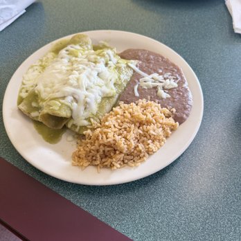 Taqueria Mi Tia - Chicken Enchiladas...green sauce...Rice and Beans - Mexican Near Me - Round Rock, Texas Taqueria Mi Tia - Chicken Enchiladas...green sauce...Rice and Beans - Mexican Near Me - Round Rock, Texas