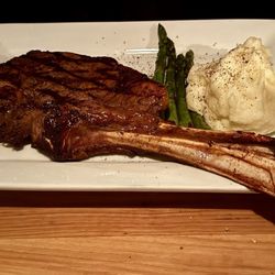 Steakhouse 10 - Bone in porterhouse