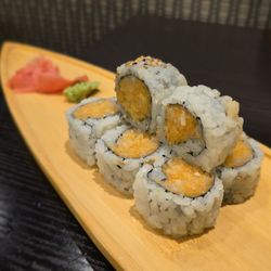 Hana Ramen Sushi - Spicy Scallop Roll