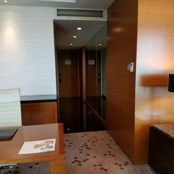 Radisson Blu Cebu - hallway - Hotels Near Me - Cebu City, CEB