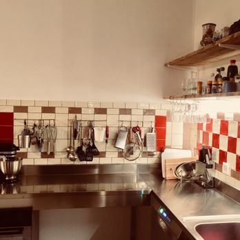 Sherly's Kitchen - Beautiful cooking area with porcelain tiles on the wall! - Cooking Classes Near Me - Zürich, ZH Sherly's Kitchen - Beautiful cooking area with porcelain tiles on the wall! - Cooking Classes Near Me - Zürich, ZH