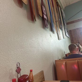 Paw-Paw's Catfish House - Interior - Seafood Near Me - Bastrop, Texas
